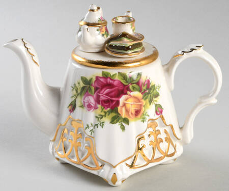 Old Country Roses Mini Figural Teapot & Lid by Royal Albert