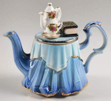Old Country Roses Mini Figural Teapot & Lid by Royal Albert