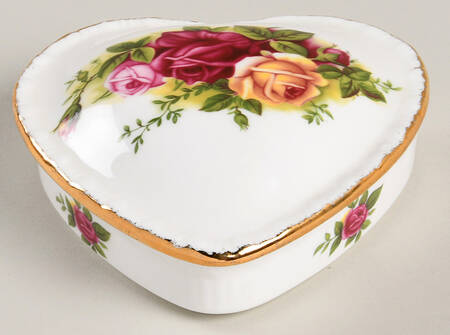 Old Country Roses Heart Shape Box & Lid