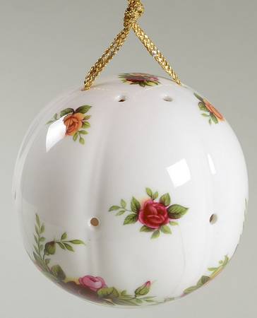 Old Country Roses Pommander