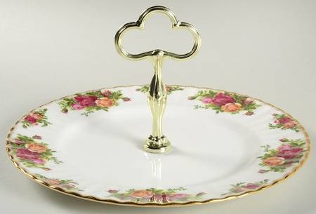Old Country Roses Round Serving Plate with Handle (DP)