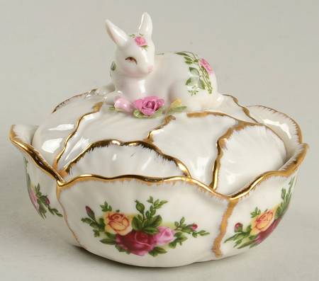 Old Country Roses Bunny Box & Lid