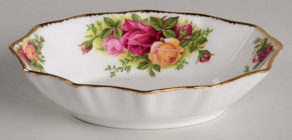 Old Country Roses 5" Oval Sweet Meat Dish by Royal Albert
