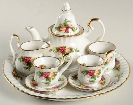 Old Country Roses (9 Pc) Miniature Tea Set