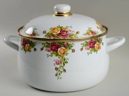 Old Country Roses 7 Quart Metal Dutch Oven
