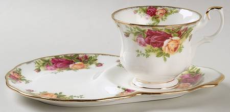 Old Country Roses Dessert Plate & Cup Set (Uses the Montrose Cup) by Royal Albert