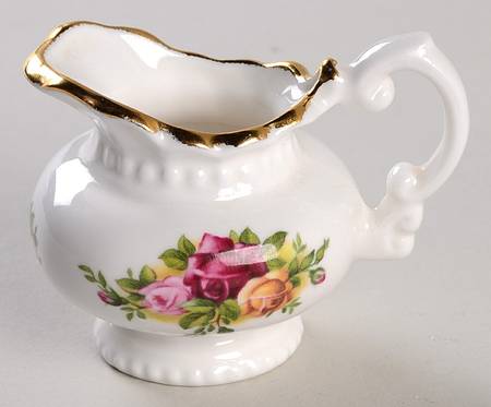 Old Country Roses Miniature Creamer