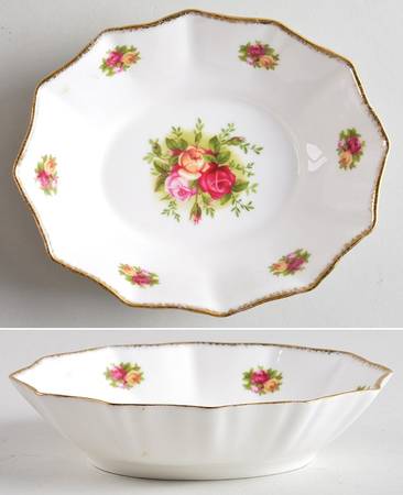Old Country Roses 5" Oval Sweet Meat Dish