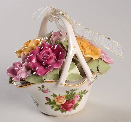 Old Country Roses Musical Victorian Basket