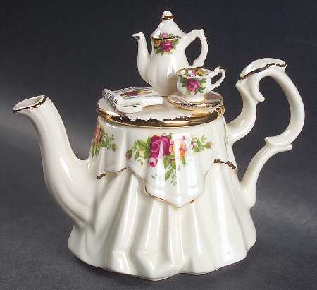Old Country Roses Mini Figural Teapot & Lid by Royal Albert