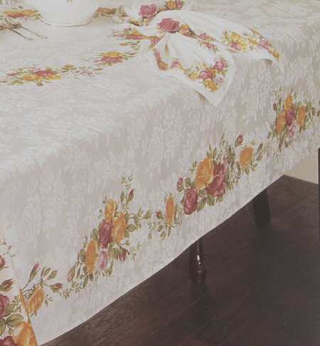 Old Country Roses 70" Round Tablecloth