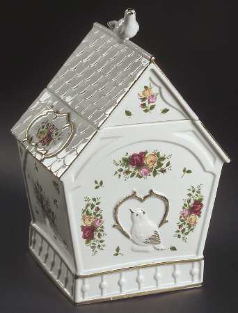Old Country Roses Figural Cookie Jar & Lid by Royal Albert