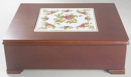 Old Country Roses Wood Tea Chest