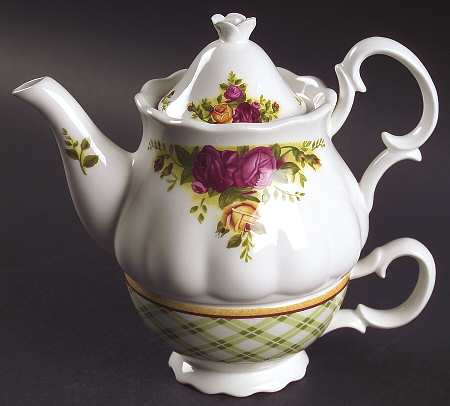 Old Country Roses Individual Teapot & Lid with Cup by Royal Albert