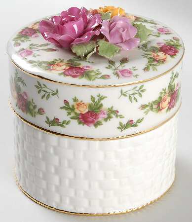 Old Country Roses Musical Basketweave Box