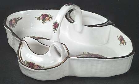 Old Country Roses Strawberry Basket W/Creamer & Open Sugar