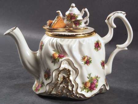 Old Country Roses Mini Figural Teapot & Lid