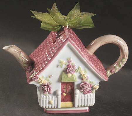 Old Country Roses Mini Figural Teapot & Lid