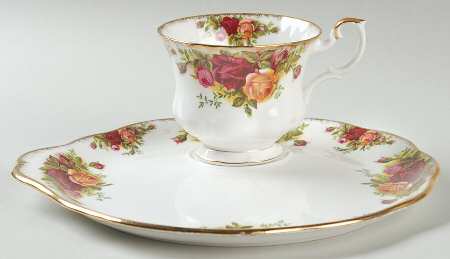 Old Country Roses Snack Plate & Cup Set