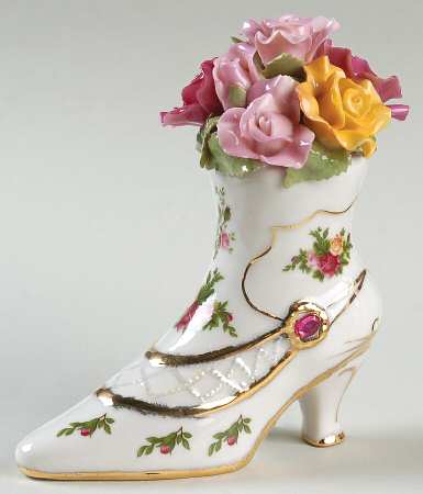 Old Country Roses Musical Victorian Shoe