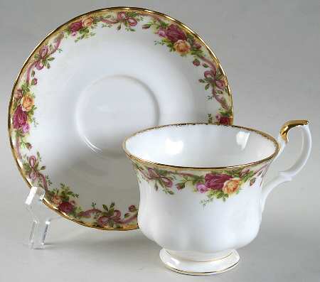 Old Country Roses Footed Cup & Saucer Set