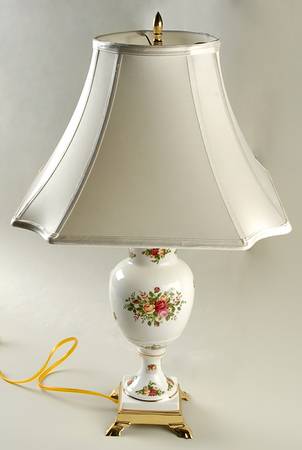 Old Country Roses 23" Electric Lamp & Shade