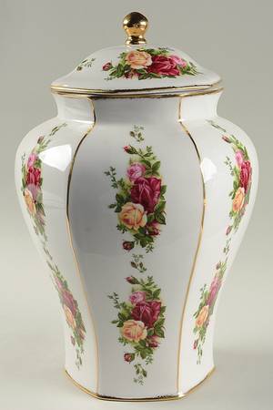 Old Country Roses Covered Vase
