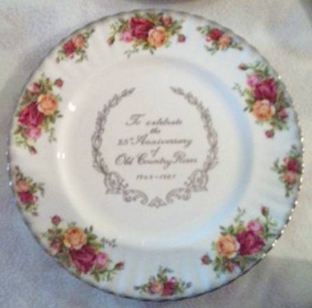 Old Country Roses 25th Anniversary Commemorative Dinner Plate