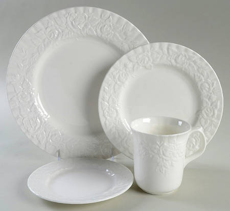 Old English Garden (No Trim) 4 Piece Place Setting