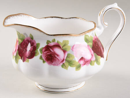 Old English Rose (Brushed Gold Trim) Gravy Boat