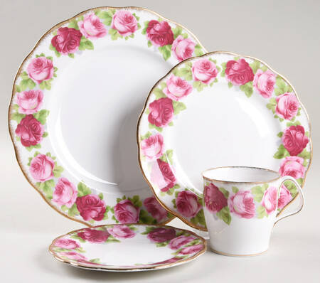 Old English Rose (Brushed Gold Trim) 4 Piece Place Setting