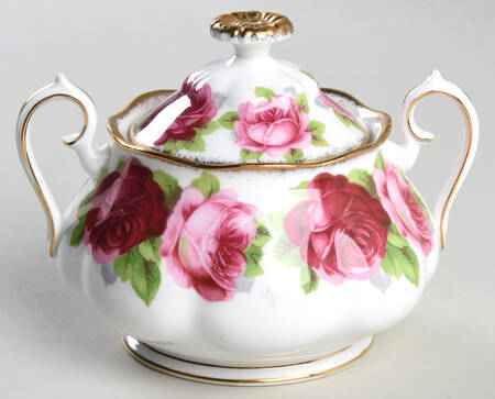 Old English Rose (Brushed Gold Trim) Sugar Bowl & Lid