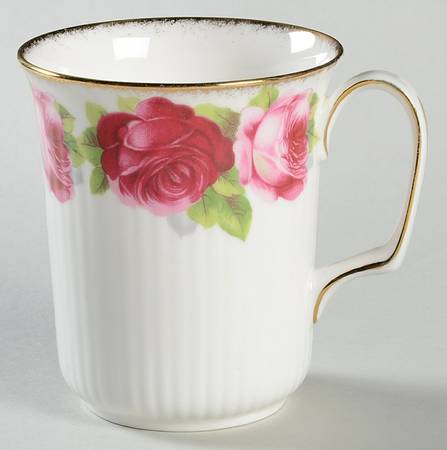 Old English Rose (Brushed Gold Trim) Mug