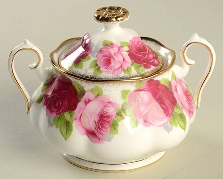 Old English Rose (Brushed Gold Trim) Sugar Bowl & Lid