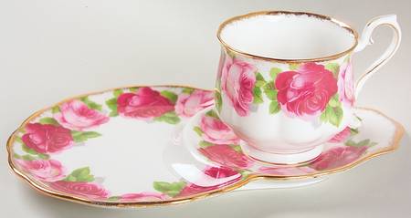 Old English Rose (Brushed Gold Trim) Dessert Plate & Cup Set