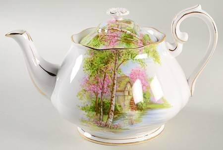 The Old Mill Teapot & Lid