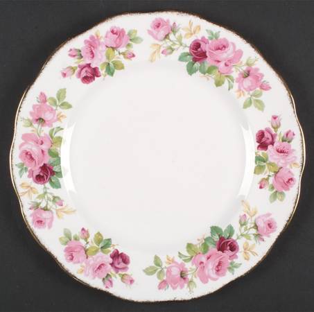 Princess Anne (Brushed Gold Edge) Dinner Plate