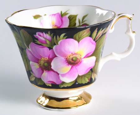 Provincial Flowers Footed Cup