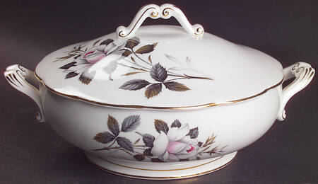 Queen's Messenger Round Covered Vegetable