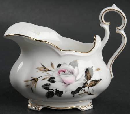 Queen's Messenger Creamer