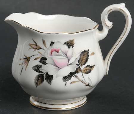 Queen's Messenger Creamer