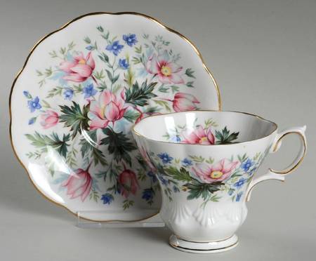 Random Harvest Series Footed Cup & Saucer Set