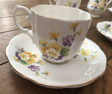 ROA11 Footed Cup & Saucer Set