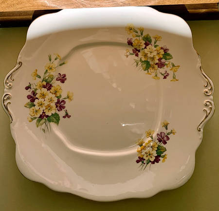 ROA11 Handled Cake Plate
