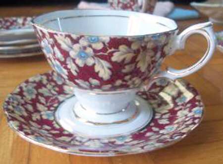 ROA22 Footed Cup & Saucer Set
