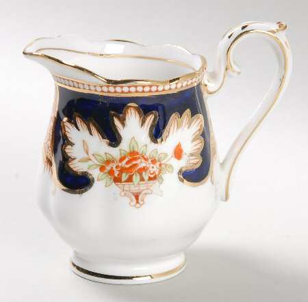 Royalty Mini Creamer