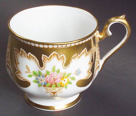 Royalty (Gold, Bone) Footed Cup