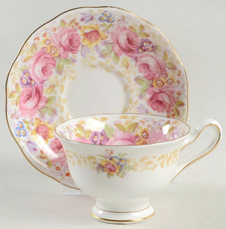 Serena (Thin Gold Trim) Footed Cup & Saucer Set