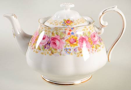 Serena (Thin Gold Trim) Teapot & Lid