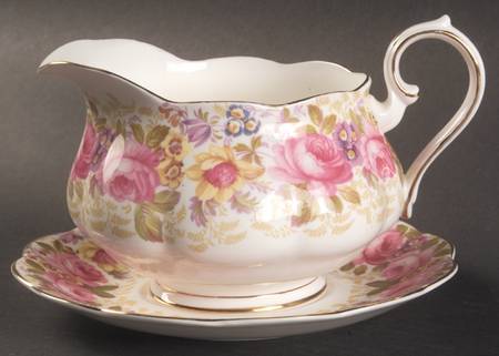 Gravy Boat & Underplate